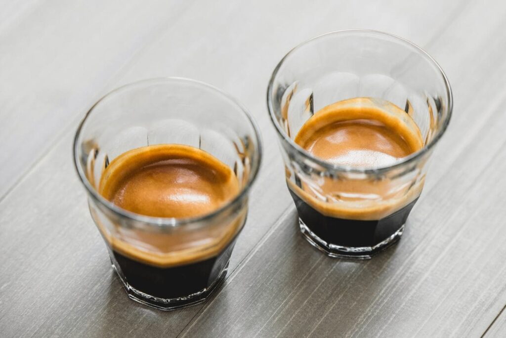 cups with ristretto and long shot